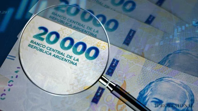Por primera vez en varios meses, el salario real registrado mostró una mejora en abril al crecer por encima del IPC. El dato