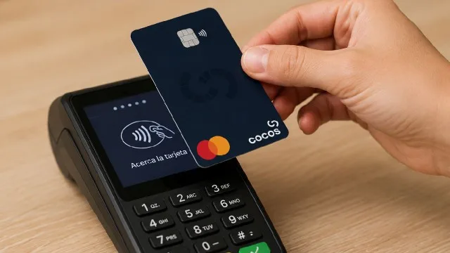 Logo de Cocos junto a iconos de expansión a Brasil y servicios bancarios digitales